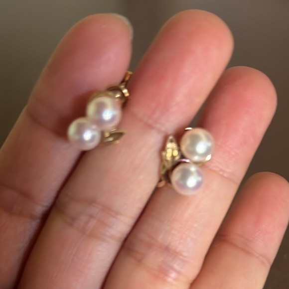 Charming mikimoto double pearl solid 14k gold earrings - Picture 3 of 9